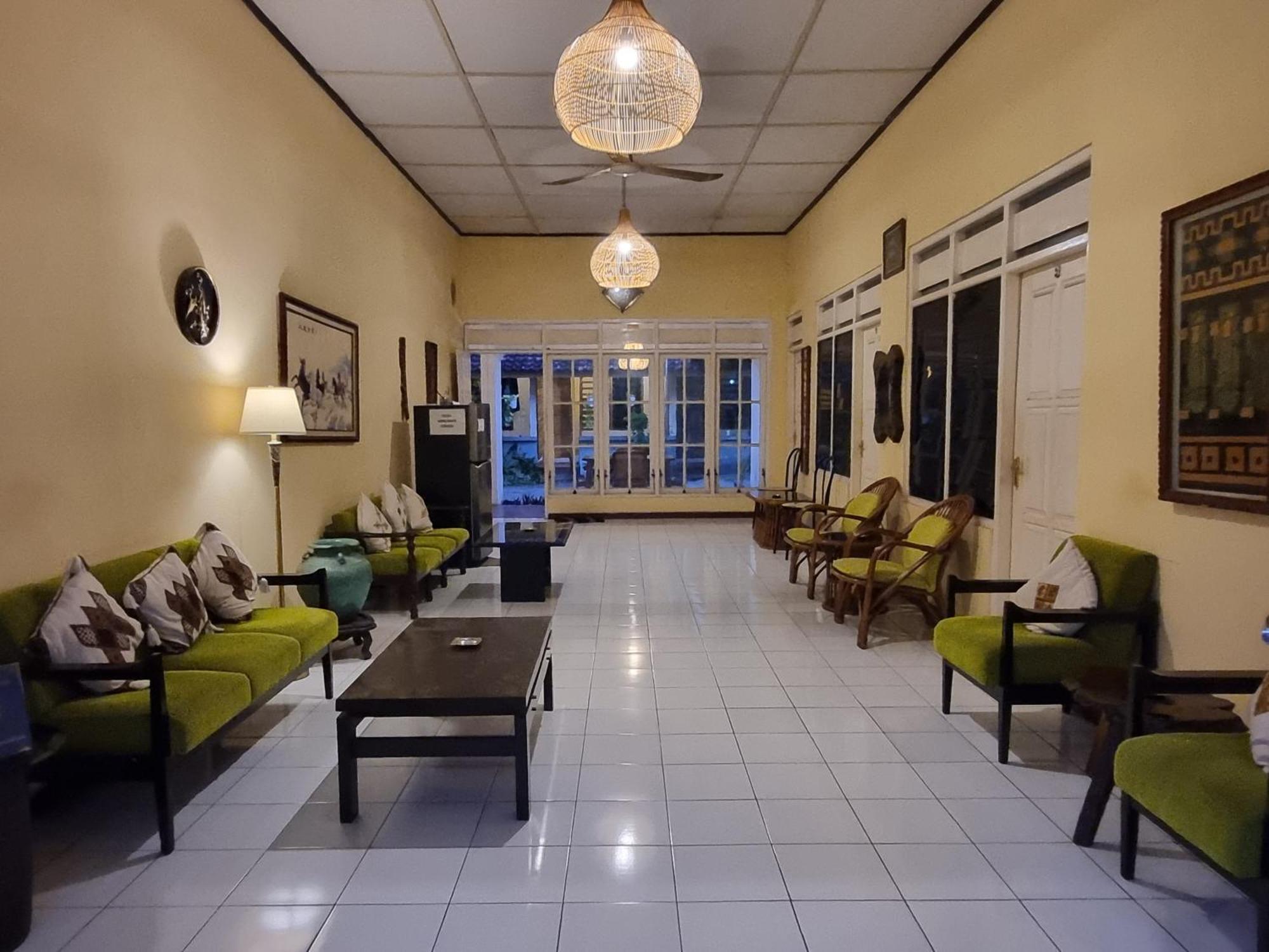 Banana Homestay Prawirodirjan Yogyakarta Kültér fotó