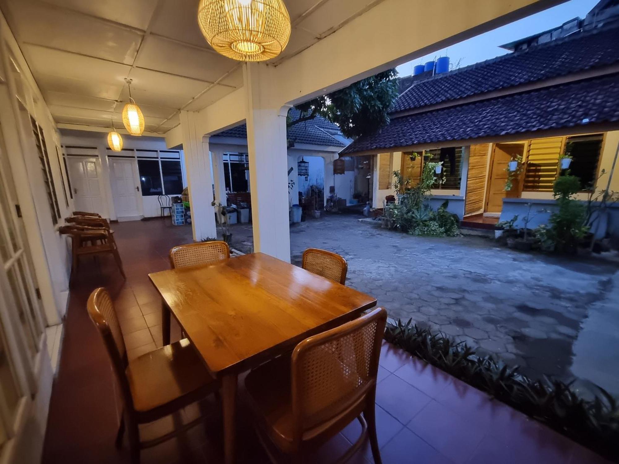 Banana Homestay Prawirodirjan Yogyakarta Kültér fotó