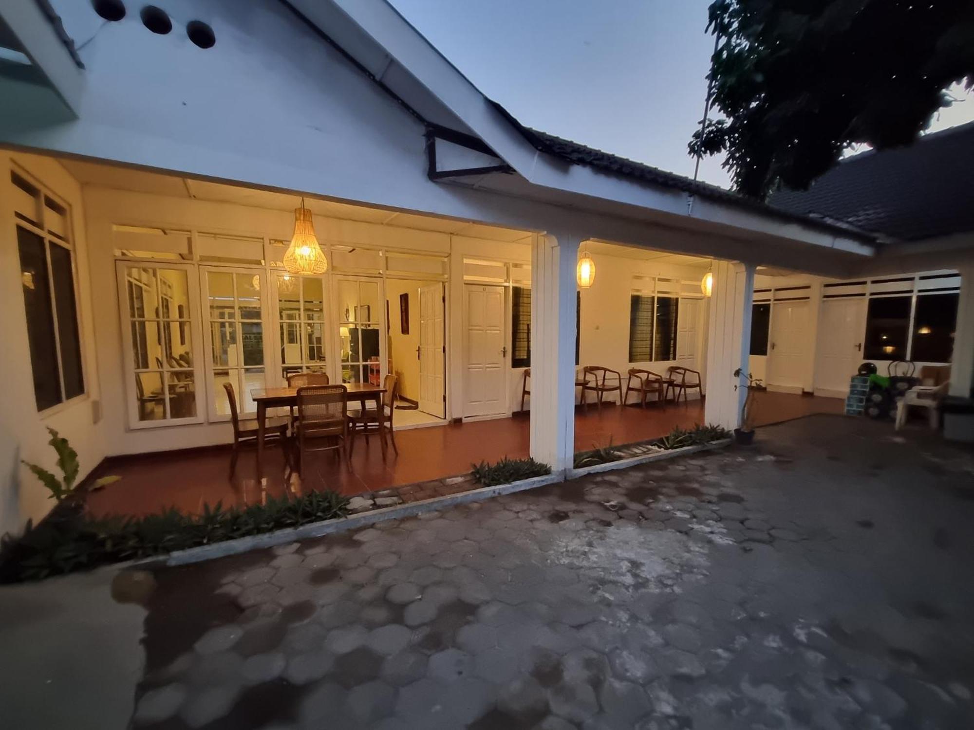 Banana Homestay Prawirodirjan Yogyakarta Kültér fotó